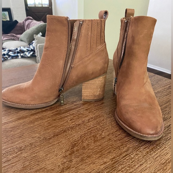Blondo waterproof brown booties - Picture 2 of 3